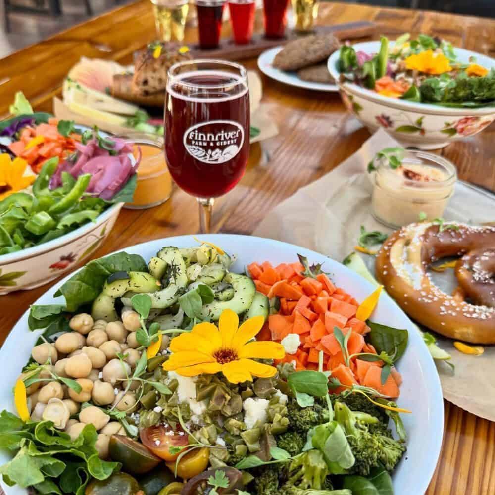 Restaurant Roundup: Cider, Curry, and Food Delivery Dues 